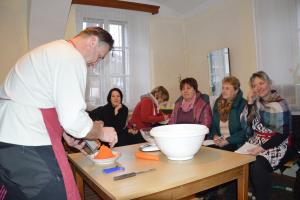 Delavnice in razstava ob veliki noči v Zavodu Stanislava 7